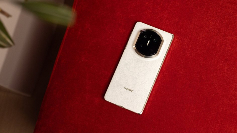 Huawei Mate X7 сзади