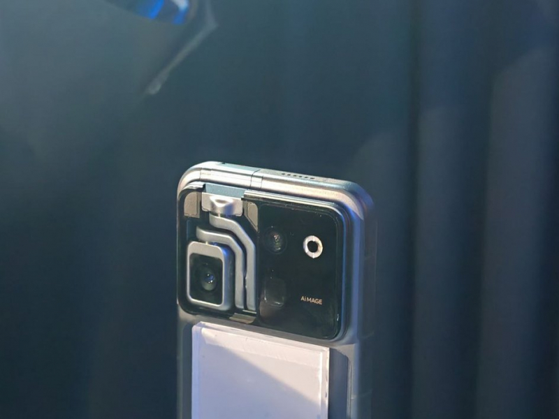 Honor Robot Phone сзади