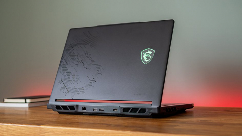 MSI Raider 16 Max HX