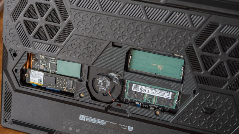 MSI Raider 16 Max HX