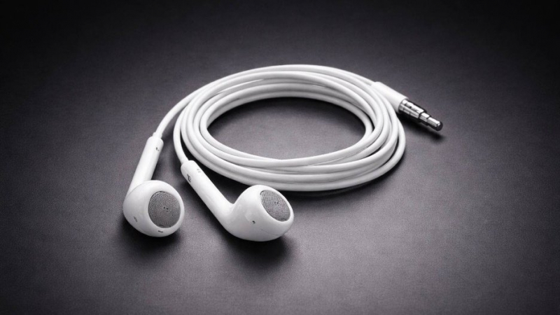Проводные наушники Apple