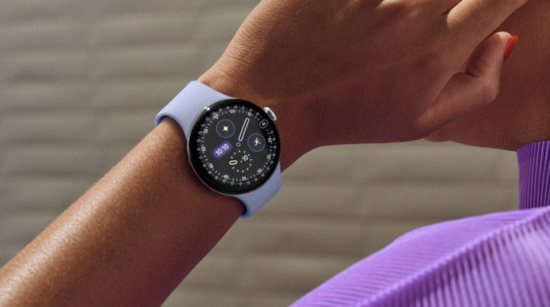 Google Pixel Watch 4 на руке