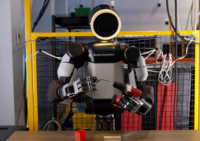 Boston Dynamics Atlas работает